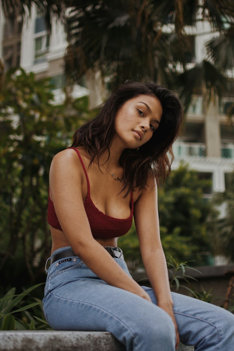 How to Wear Cropped Tops: 10 Chic Outfits