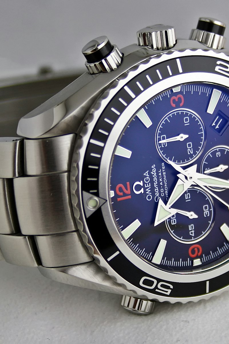 The Best Watches Under $200: Style on a Budget